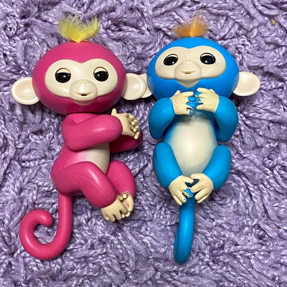 Fingerlings - Interactive Baby Monkey - Bella & - Picture 1 of 17